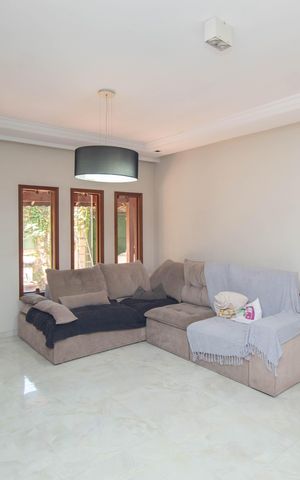 Casa para alugar com 320m², 3 quartos e 3 vagas Casa para alugar com 320m², 3 quartos e 3 vagasSala