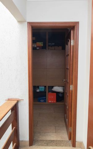 Casa para alugar com 320m², 3 quartos e 3 vagas Casa para alugar com 320m², 3 quartos e 3 vagasBanheiro Corredor