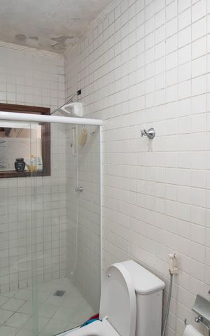 Casa para alugar com 320m², 3 quartos e 3 vagas Casa para alugar com 320m², 3 quartos e 3 vagasBanheiro da Suíte 2