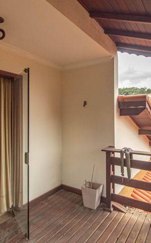 Casa para alugar com 320m², 3 quartos e 3 vagas Casa para alugar com 320m², 3 quartos e 3 vagasVaranda