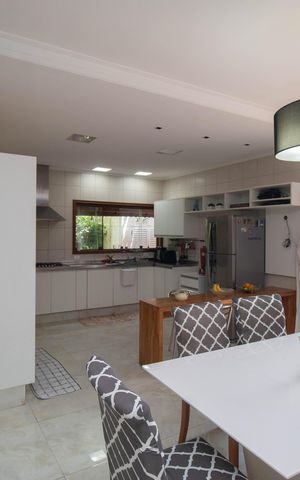 Casa para alugar com 320m², 3 quartos e 3 vagas Casa para alugar com 320m², 3 quartos e 3 vagasSala de Jantar