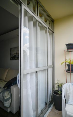Apartamento à venda com 63m², 2 quartos e 1 vaga Apartamento à venda com 63m², 2 quartos e 1 vagaVaranda