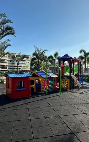 Apartamento à venda com 174m², 3 quartos e 2 vagas Apartamento à venda com 174m², 3 quartos e 2 vagasÁrea comum - Playground