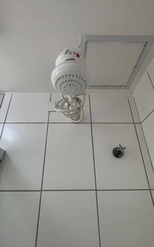 Apartamento à venda com 38m², 2 quartos e 1 vaga Apartamento à venda com 38m², 2 quartos e 1 vagaBanheiro
