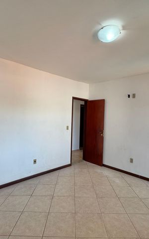 Apartamento à venda com 220m², 3 quartos e 3 vagas Apartamento à venda com 220m², 3 quartos e 3 vagasSuíte