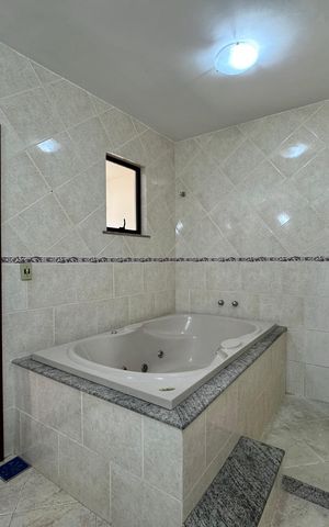 Apartamento à venda com 220m², 3 quartos e 3 vagas Apartamento à venda com 220m², 3 quartos e 3 vagasSuíte - Banheiro