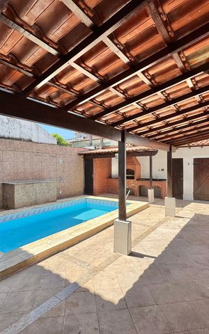 Apartamento à venda com 220m², 3 quartos e 3 vagas Apartamento à venda com 220m², 3 quartos e 3 vagasÁrea externa