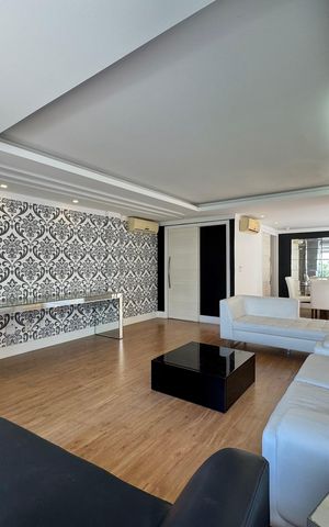 Casa de condomínio para alugar com 550m², 6 quartos e 6 vagas Casa de condomínio para alugar com 550m², 6 quartos e 6 vagasSala