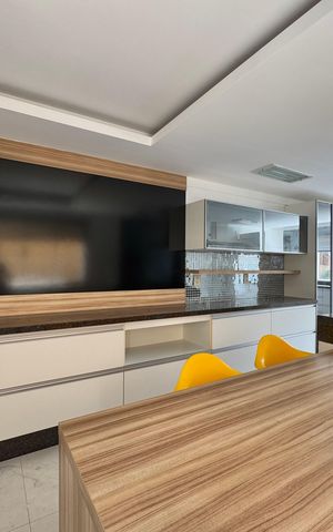 Casa de condomínio para alugar com 550m², 6 quartos e 6 vagas Casa de condomínio para alugar com 550m², 6 quartos e 6 vagasCozinha