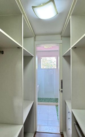 Casa de condomínio para alugar com 550m², 6 quartos e 6 vagas Casa de condomínio para alugar com 550m², 6 quartos e 6 vagasSuíte 2 - Closet