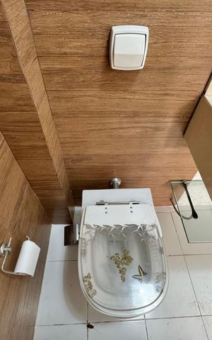 Casa de condomínio para alugar com 550m², 6 quartos e 6 vagas Casa de condomínio para alugar com 550m², 6 quartos e 6 vagasSuíte 1 - Banheiro