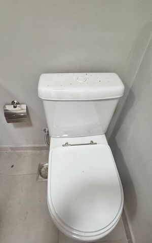 Casa de condomínio para alugar com 550m², 6 quartos e 6 vagas Casa de condomínio para alugar com 550m², 6 quartos e 6 vagas Lavabo