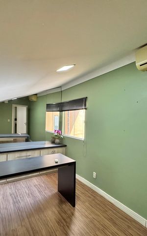 Casa de condomínio para alugar com 550m², 6 quartos e 6 vagas Casa de condomínio para alugar com 550m², 6 quartos e 6 vagas Escritório