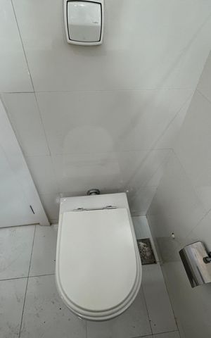 Casa de condomínio para alugar com 550m², 6 quartos e 6 vagas Casa de condomínio para alugar com 550m², 6 quartos e 6 vagasSuíte 5 - Banheiro