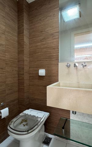 Casa de condomínio para alugar com 550m², 6 quartos e 6 vagas Casa de condomínio para alugar com 550m², 6 quartos e 6 vagasSuíte 1 - Banheiro