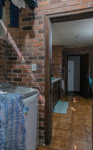 Casa à venda com 550m², 3 quartos e 6 vagas Casa à venda com 550m², 3 quartos e 6 vagasÁrea de Serviço