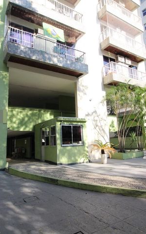 Apartamento à venda com 96m², 4 quartos e 1 vaga Apartamento à venda com 96m², 4 quartos e 1 vagaFachada