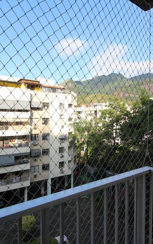 Apartamento à venda com 96m², 4 quartos e 1 vagaVaranda