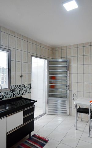 Casa para alugar com 85m², 2 quartos e 2 vagasCozinha
