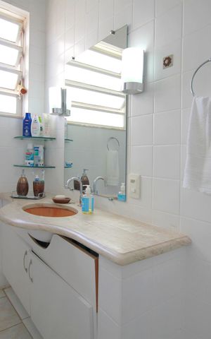 Casa à venda com 357m², 8 quartos e 3 vagasBanheiro da Suíte