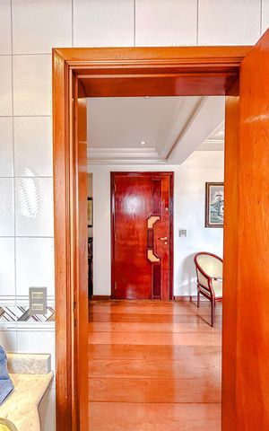Apartamento à venda com 200m², 3 quartos e 2 vagasLavabo