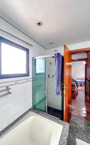 Apartamento à venda com 200m², 3 quartos e 2 vagasBanheiro da Suíte 1