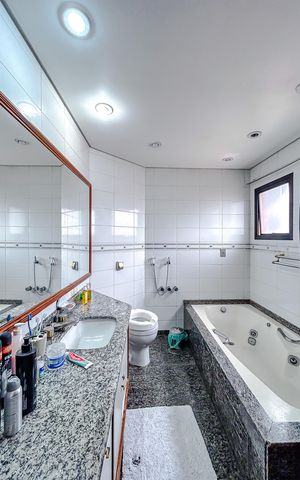 Apartamento à venda com 200m², 3 quartos e 2 vagasBanheiro da Suíte 1