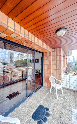 Apartamento à venda com 200m², 3 quartos e 2 vagasVaranda