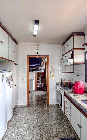 Apartamento à venda com 200m², 3 quartos e 2 vagasCozinha