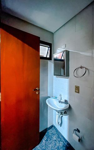 Apartamento à venda com 200m², 3 quartos e 2 vagasBanheiro de serviço