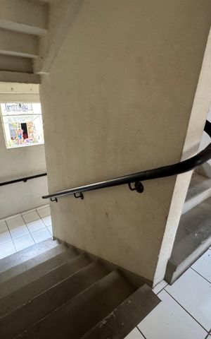 Apartamento para alugar com 62m², 2 quartos e 1 vaga Apartamento para alugar com 62m², 2 quartos e 1 vagaÁrea comum - Escada