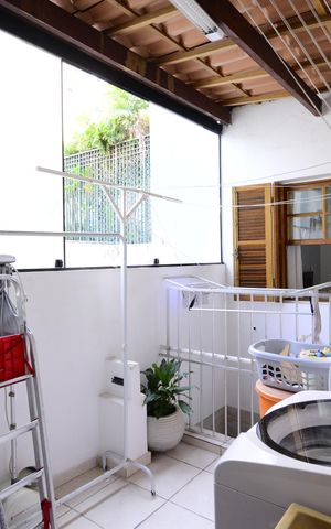 Casa à venda com 180m², 4 quartos e 1 vagaÁrea de Serviço