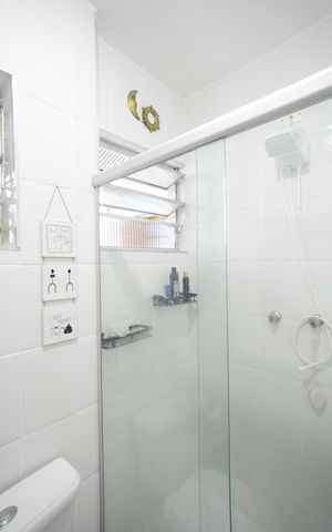 Casa à venda com 180m², 4 quartos e 1 vagaBanheiro