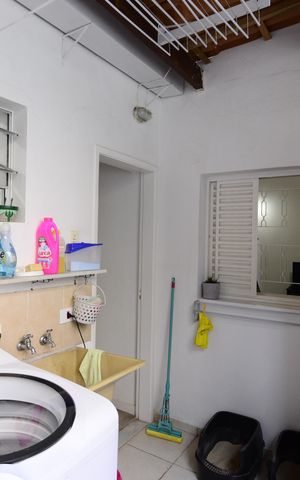 Casa à venda com 180m², 4 quartos e 1 vagaÁrea de Serviço