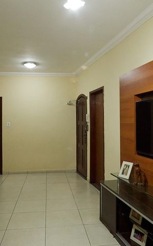 Casa à venda com 237m², 5 quartos e 1 vaga Casa à venda com 237m², 5 quartos e 1 vagaSala