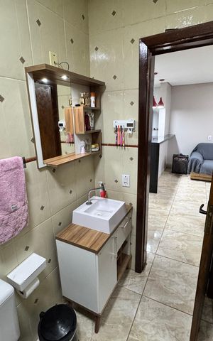 Casa à venda com 67m², 2 quartos e 1 vaga Casa à venda com 67m², 2 quartos e 1 vagaBanheiro