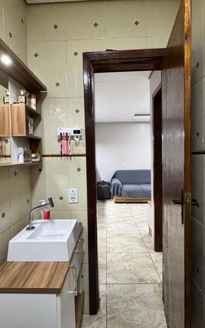 Casa à venda com 67m², 2 quartos e 1 vaga Casa à venda com 67m², 2 quartos e 1 vagaBanheiro