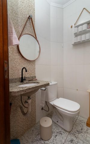 Casa à venda com 165m², 3 quartos e 4 vagasLavabo 1