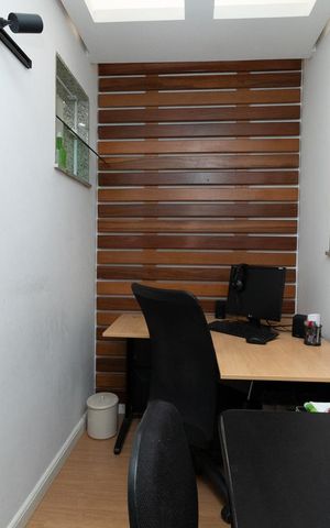 Casa à venda com 165m², 3 quartos e 4 vagasEscritório