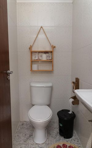 Casa à venda com 165m², 3 quartos e 4 vagasLavabo 2