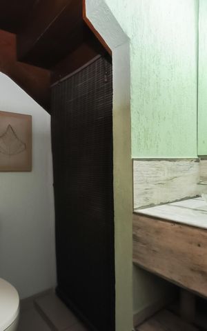 Casa de condomínio à venda com 115m², 3 quartos e 2 vagasLavabo