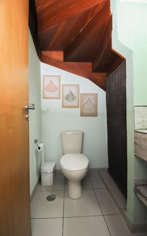 Casa de condomínio à venda com 115m², 3 quartos e 2 vagasLavabo