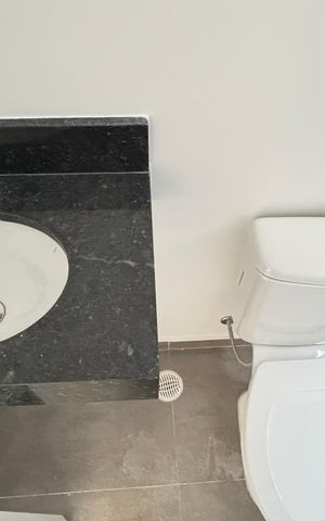 Apartamento à venda com 106m², 2 quartos e 2 vagas Apartamento à venda com 106m², 2 quartos e 2 vagasBanheiro