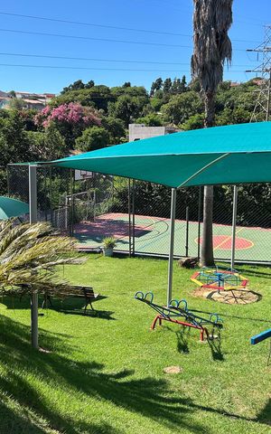 Casa de condomínio à venda com 48m², 2 quartos e 1 vaga Casa de condomínio à venda com 48m², 2 quartos e 1 vagaPlayground