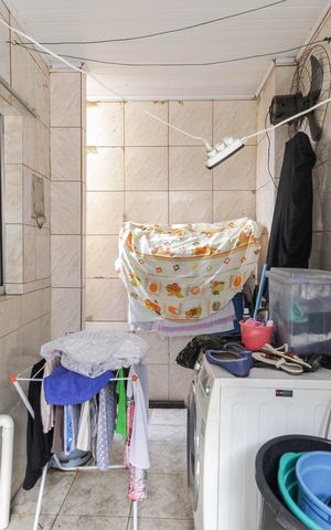 Casa à venda com 166m², 4 quartos e sem vagaÁrea de Serviço Casa 1