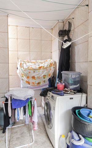 Casa à venda com 166m², 4 quartos e sem vagaÁrea de Serviço Casa 1