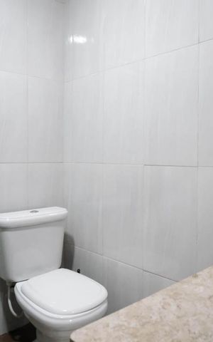 Casa à venda com 122m², 4 quartos e 1 vagaBanheiro