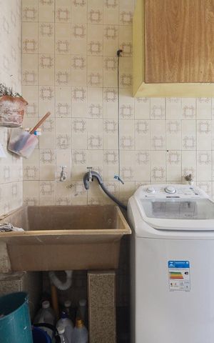 Casa à venda com 90m², 3 quartos e 1 vagaÁrea de Serviço