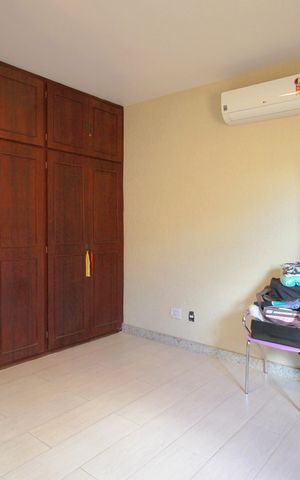 Casa à venda com 360m², 3 quartos e 2 vagasSuite
