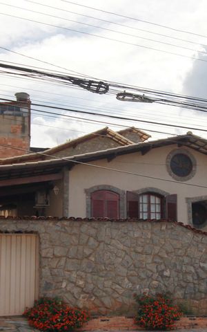 Casa à venda com 360m², 3 quartos e 2 vagasFachada